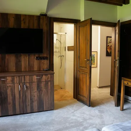 De Luxe S Vyhladom Na Lomnicky Stit Apartman *